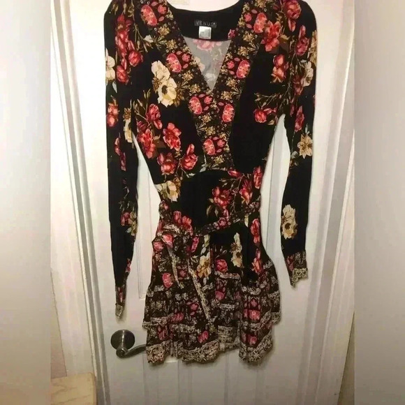 Venus floral printed peasant dress bohemian black red boho tiered autumn size 16 - Picture 3 of 16